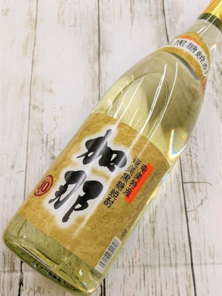 画像2: 30度 奄美黒糖焼酎 加那  1.8L (2)